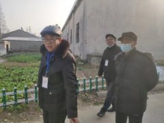 玉汝于成银发先锋慰问走访困难学生和家庭
